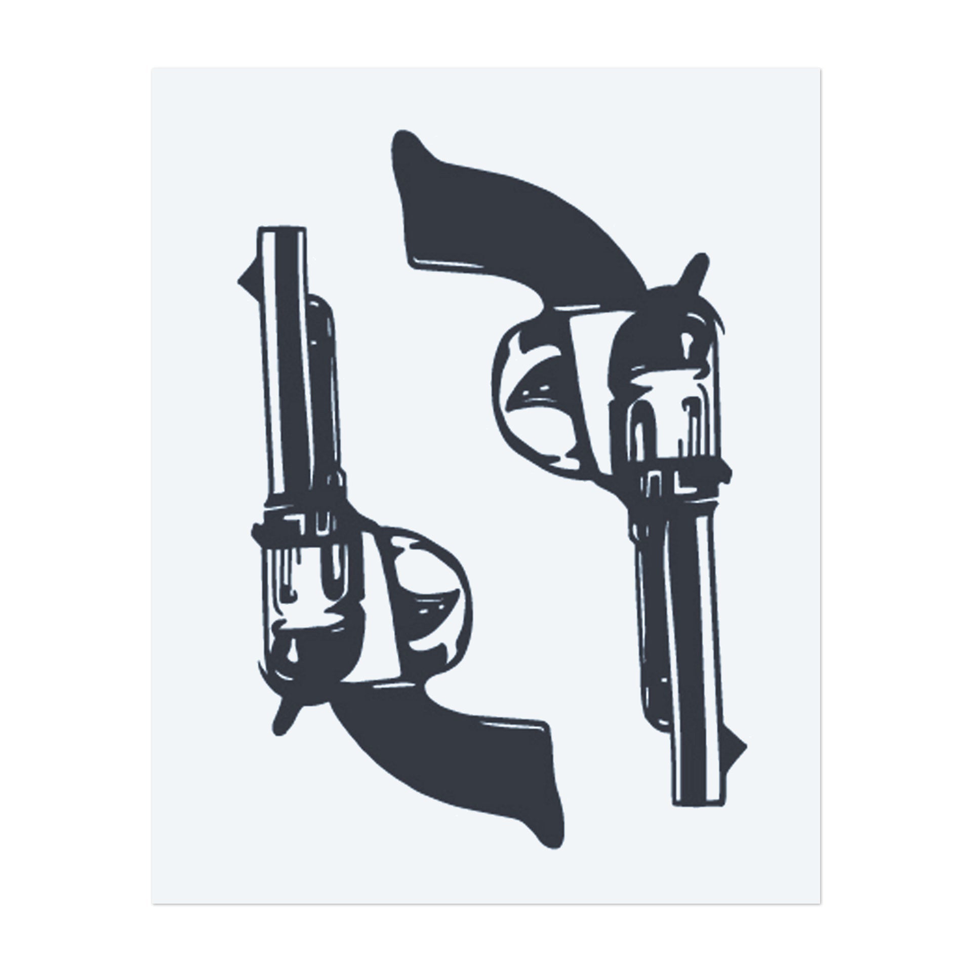 Ein Minimalistes Tattoo von zwei altmodischen Revolvern, die in entgegengesetzte Richtungen zeigen. Das Design verwendet einfache, kräftige Linien, um das Wesen des Wilden Westens zu erfassen und ein Gefühl von Abenteuer und klassischem Cowboy-Geist zu vermitteln.